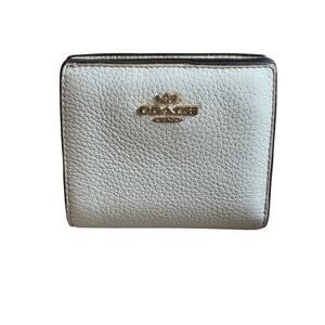 Coach Pebbled Leather Compact Wallet with Horse & Carriage Emblem ECU